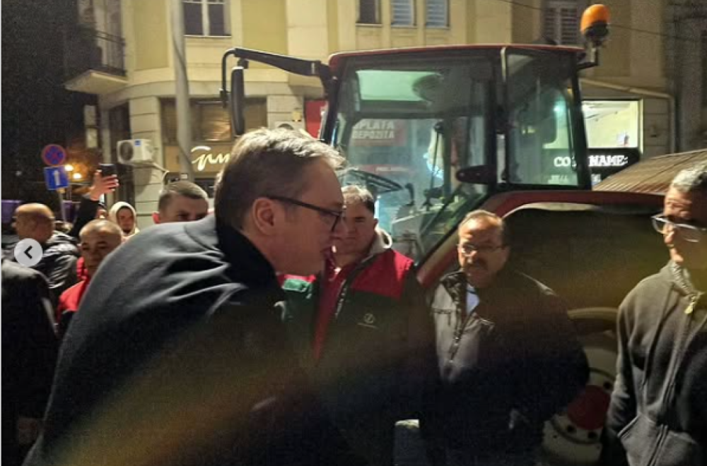 Vučić u 2 ujutru sa traktoristima: Dočekao sam srpske domaćine, koji ne daju Srbiju FOTO