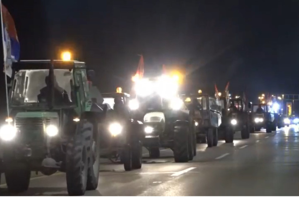 Veličanstven prizor: Domaćini na traktorima stižu u Beograd VIDEO