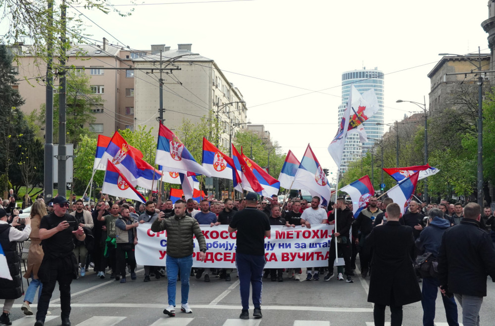 Svečani doček za Srbe sa KiM, studente iz Novog Sada i poljoprivrednike koji su došli peške u Beograd