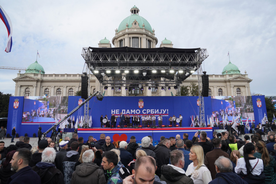 Evo šta je obeležilo prvi dan svenarodnog skupa Ne damo Srbiju; Ovo su najlepši prizori FOTO
