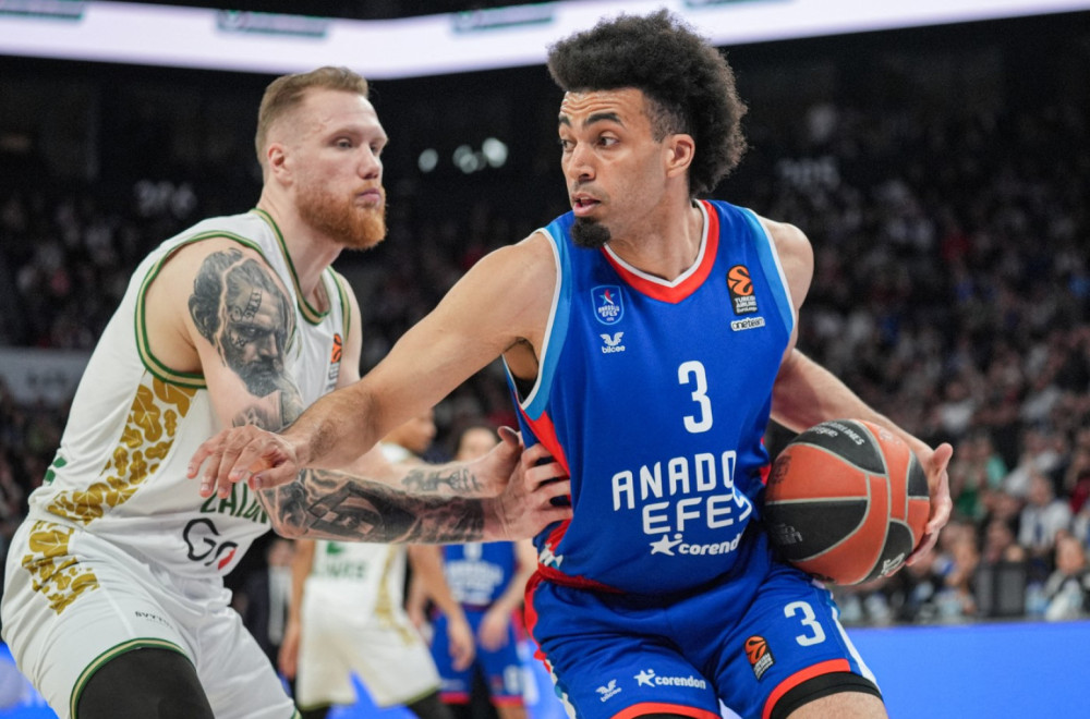 Efes srušio Žalgiris – Zvezda i zvanično ostala bez plej-ofa