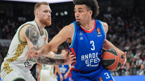 Efes srušio Žalgiris – Zvezda i zvanično ostala bez plej-ofa