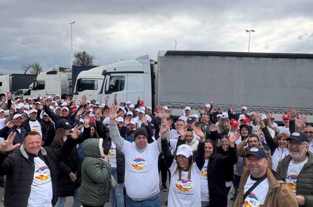 Krenulo 11 autobusa iz Severne Makedonije: Podrška Srbiji! FOTO