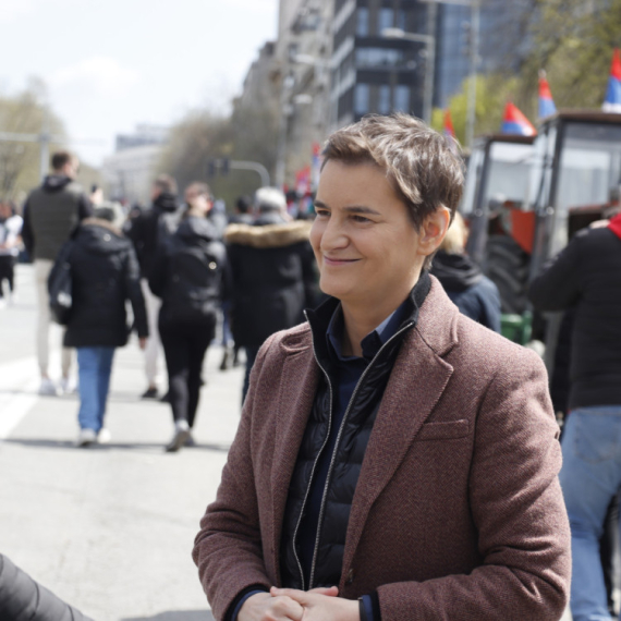 Brnabić: Ćaci misli svojom glavom i ne skače kad mu se kaže. I ja sam Ćaci FOTO