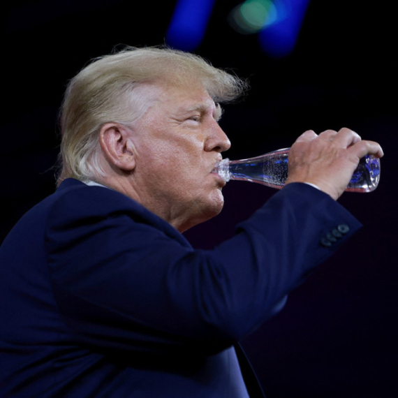 I oko vode vode bitku: Tramp besan