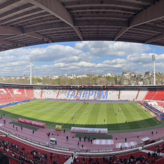 Očajna poseta na "večitom" derbiju VIDEO