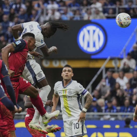 Inter pobegao na +6 i "zagrejao se" za Bajern