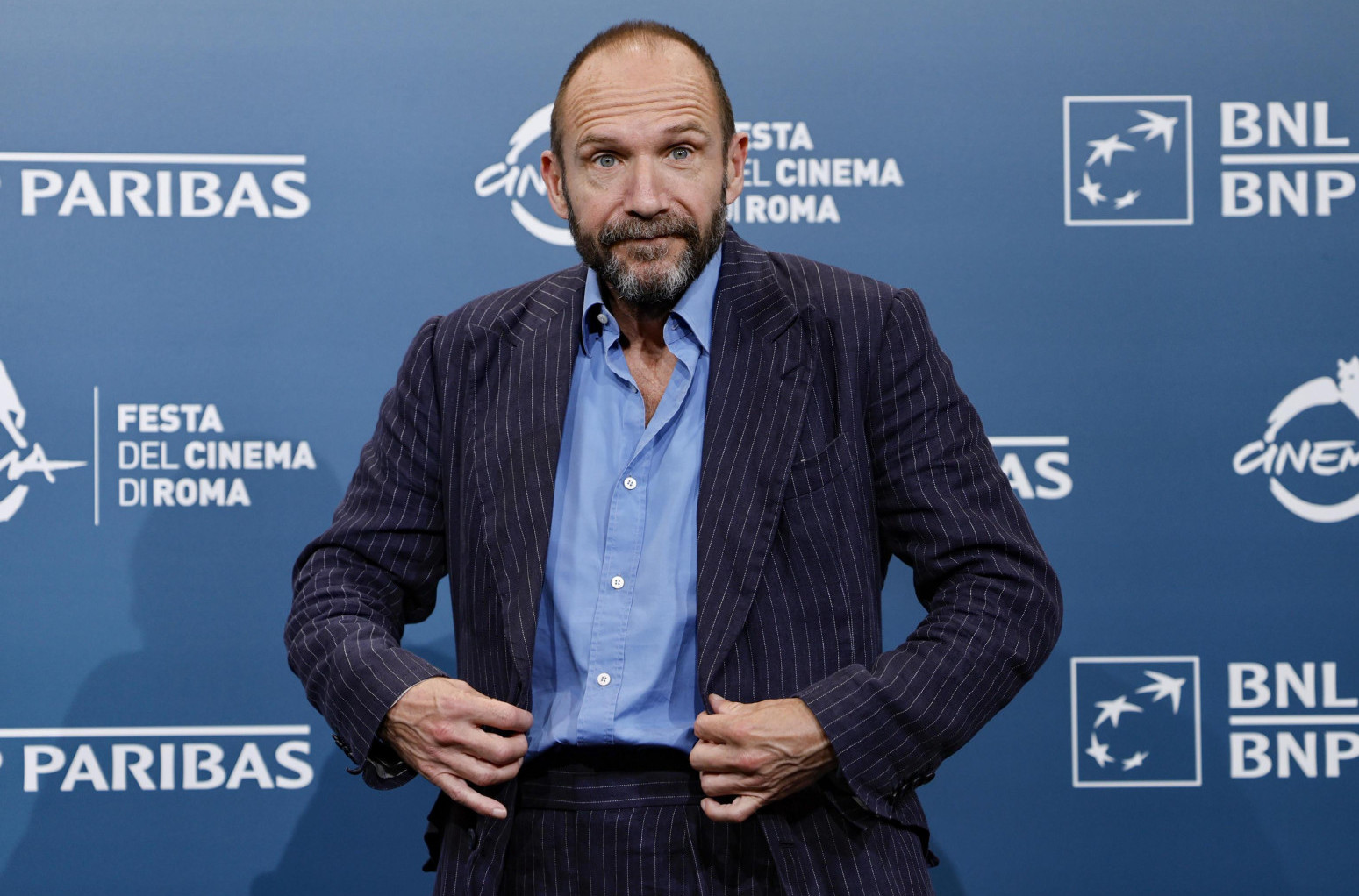 Slavni glumac sve iznenadio: Slikao se nag, ne liči na sebe FOTO