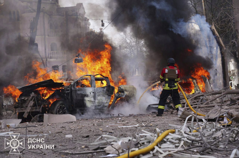 Raste broj ubijenih; Lansirana balistička raketa; "Bez milosti, na praznik" FOTO/VIDEO