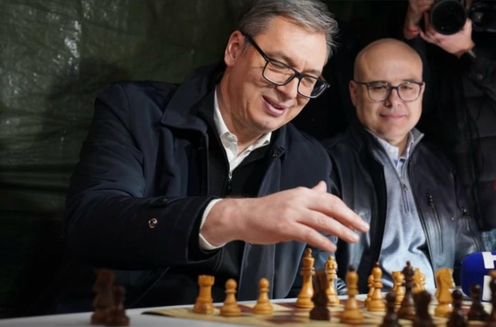 Vučićeva minijatura briljantnog manevra: Od "lidera pod opsadom" do narodnog lidera