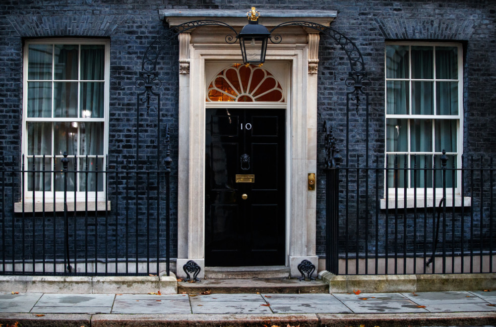 Šta se krije u tajnim podzemnim prostorijama nove super–ambasade u srcu Londona?