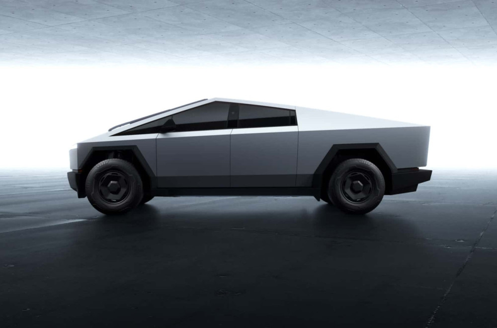 Teslina glavobolja se nastavlja: Vlasnicima Cybertrucka sada otpada deo sa krova