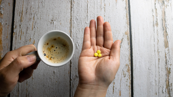 Uz koju tečnost pijete lekove? Farmaceut upozorava na opasnost ukoliko pogrešno kombinujete VIDEO