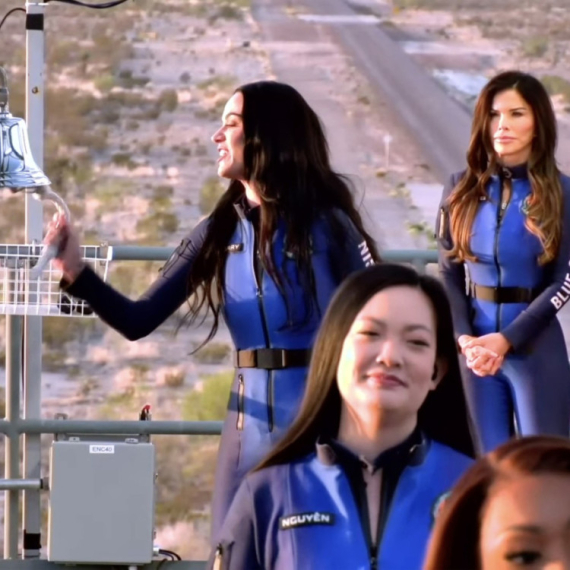 Vijetnamka u svemir ponela podsetnik na seksualno zlostavljanje koje je doživela FOTO/VIDEO