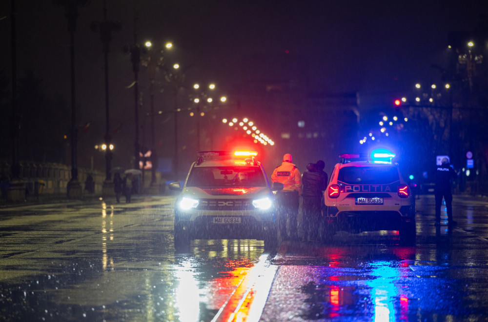Strašna nesreća u komšiluku: Vozač se zakucao u betonski stub, beba proletela kroz šoferšajbnu