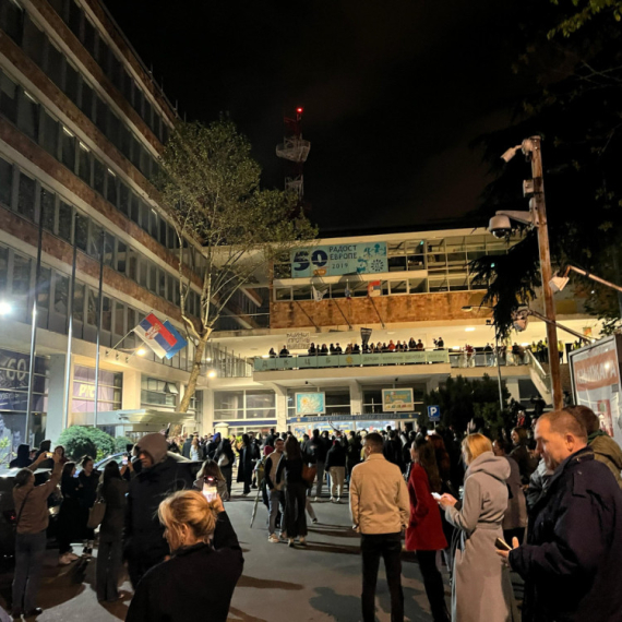 Oglasio se MUP: Krivične prijave za sve koji su blokirali RTV; U toku identifikacija lica