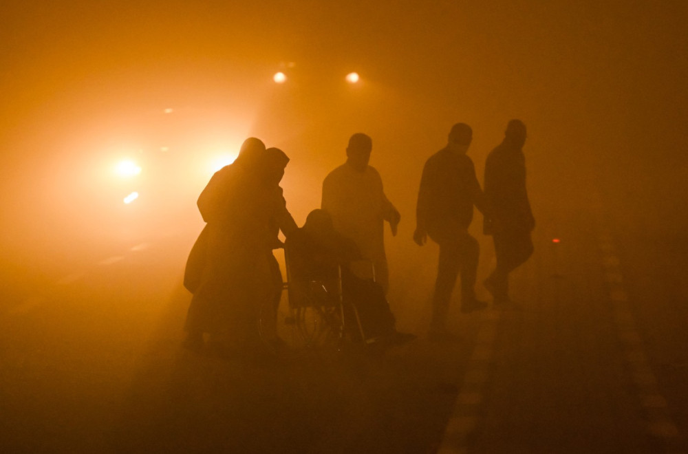 Pala gusta narandžasta magla – ljudi se guše, nema struje, letovi obustavljeni FOTO/VIDEO