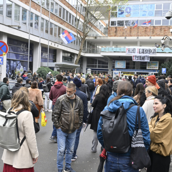 Dokaz da je obojena revolucija dobro plaćena: Studentima koji blokiraju RTS troškovi će biti refundirani