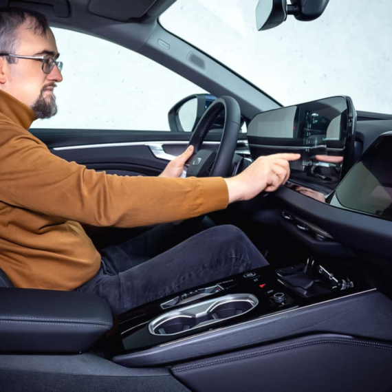 Audi priznaje: Previše ekrana kvari doživljaj u automobilima