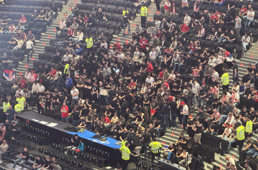 Haos na Bajern – Zvezda: "Delije" gađale čoveka u dresu Fenera, pa se sukobile i sa policijom FOTO/VIDEO