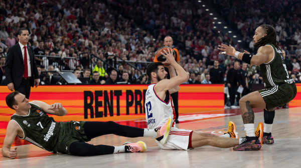 Zvezda besna na Evroligu: "Koliko je ovo koraka?" FOTO/VIDEO