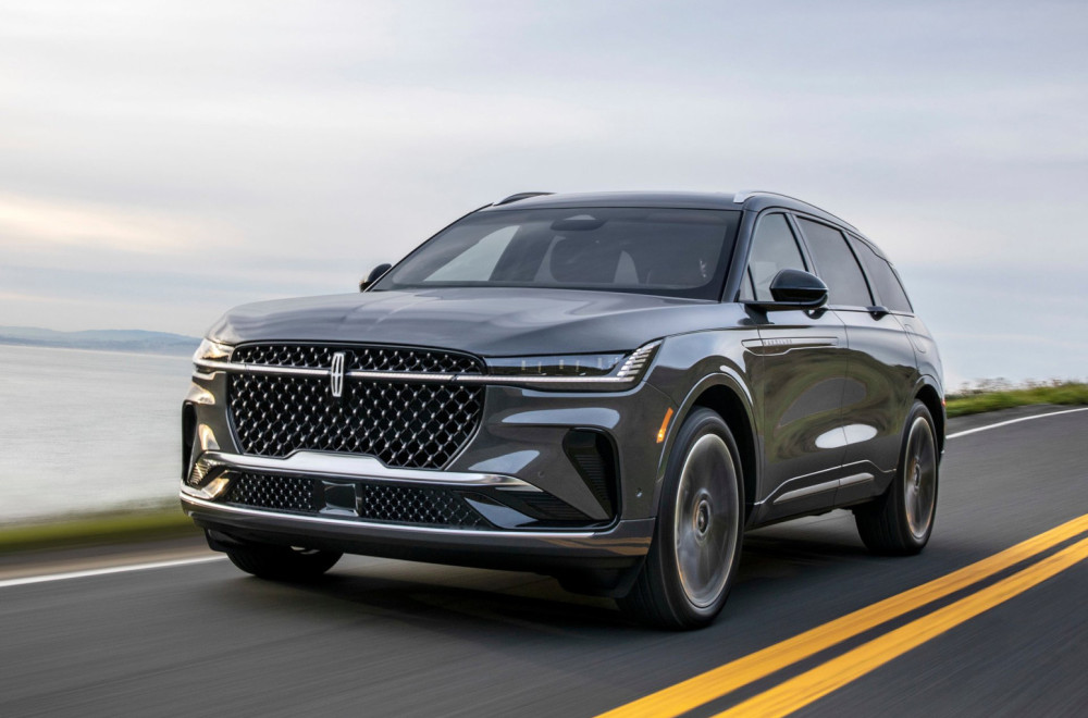 Ford opozvao više od 254.000 SUV vozila u SAD zbog softverskog problema