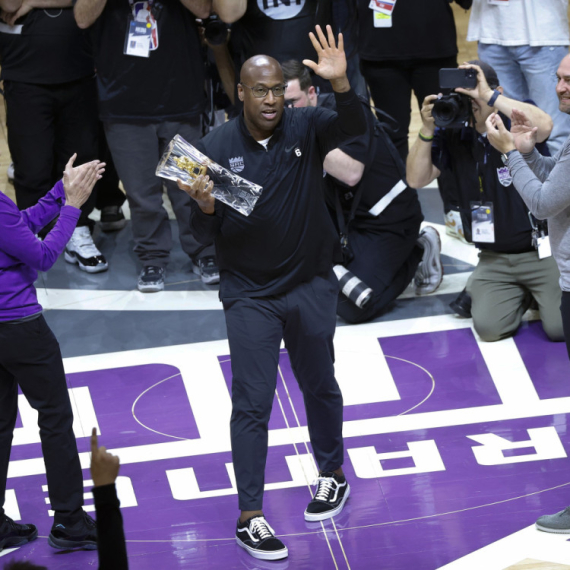 Kraj sezone, pa prvi otkaz u Sakramentu