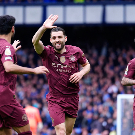 Siti jedva u 84' slomio Everton – goleada na "Komjunitiju"