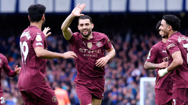 Siti jedva u 84' slomio Everton – goleada na "Komjunitiju"