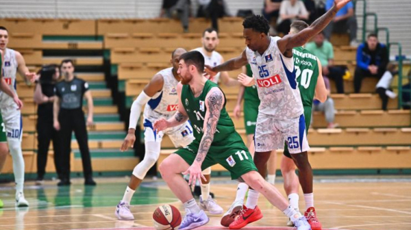 Budućnost ne da vrh – trijumfalni niz produžen, Kamenjaš kao Meloun