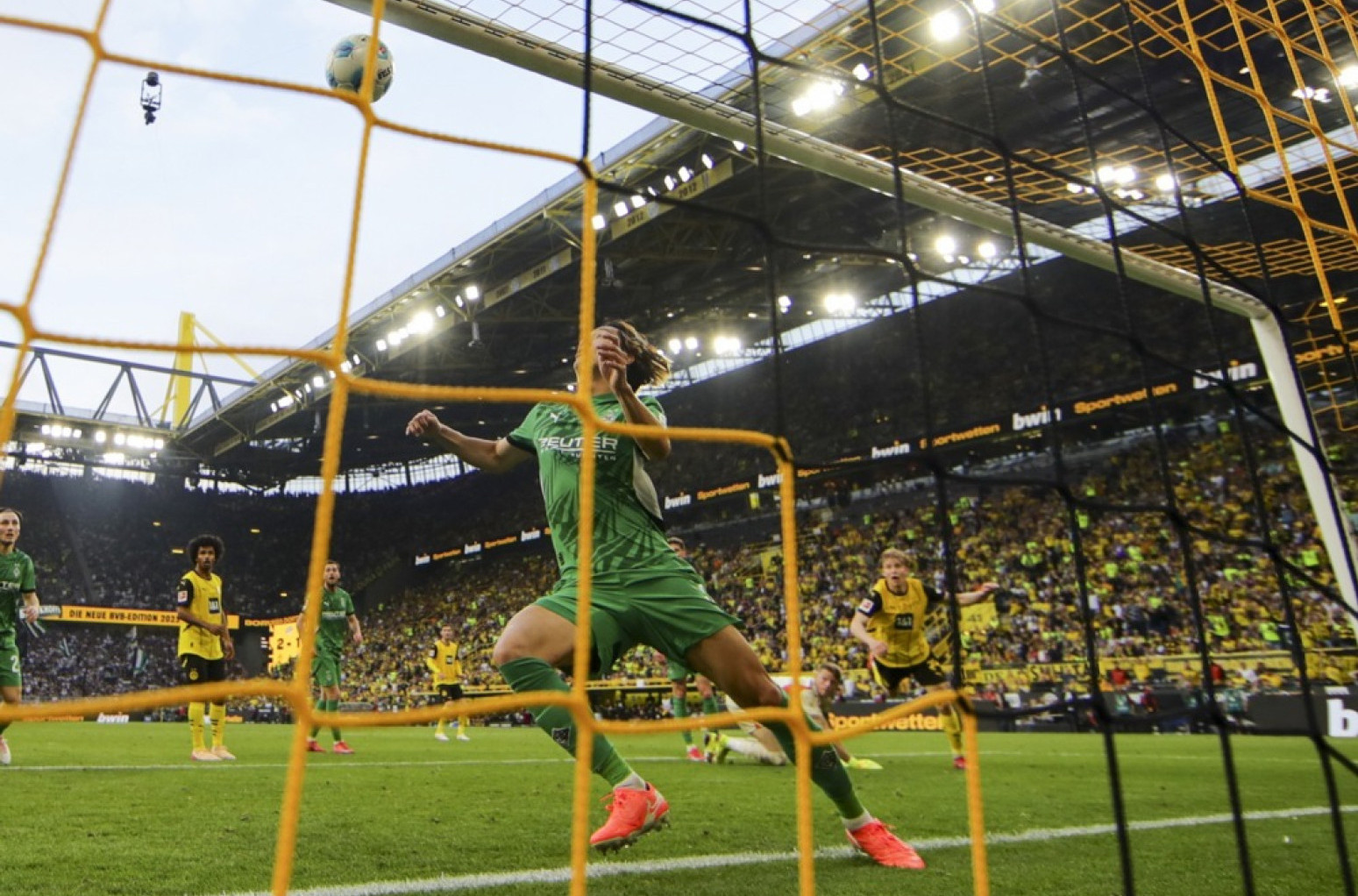 Preokret i goleada u sudaru dve Borusije