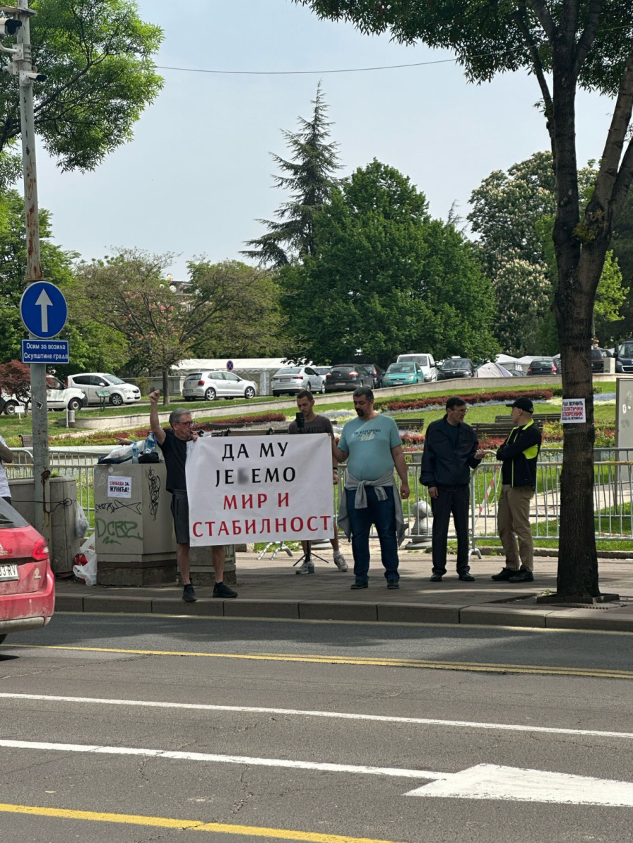 Blokaderi ispred Predsedništva Srbije: Poslali poruku koja govori sve o njima FOTO