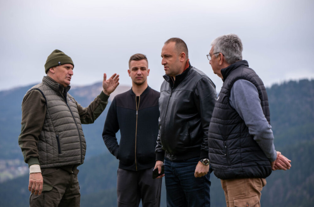 Restoran sa najneobičnijim gostima na svetu: Hranilište Kašan je za njih spas FOTO