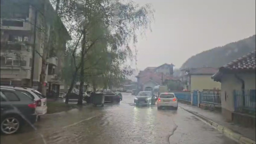 Jak grad protutnjao Srbijom: Padao grad veličine lešnika FOTO/VIDEO