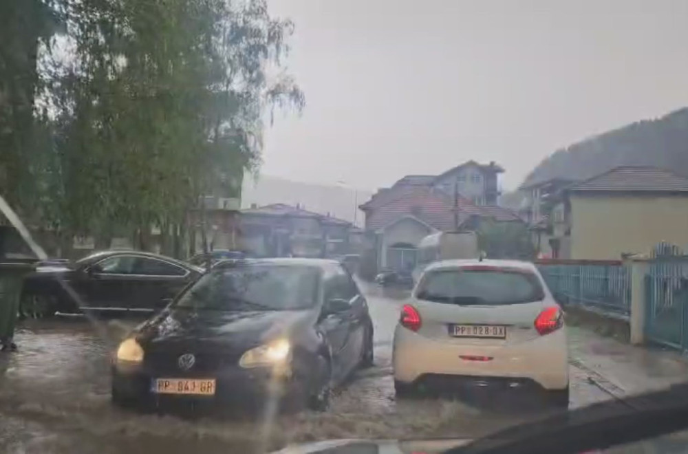 Jak grad protutnjao Srbijom: Padao grad veličine lešnika FOTO/VIDEO