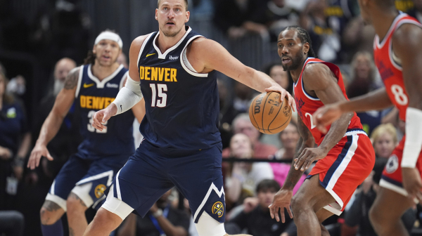 Denver se muči, a Jokić dominira