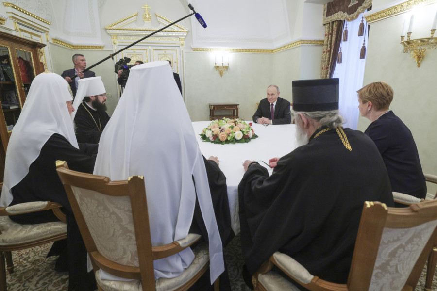 Putin posle sastanka sa patrijarhom Porfirijem: Očekujem Vučića 9. maja u Moskvi FOTO