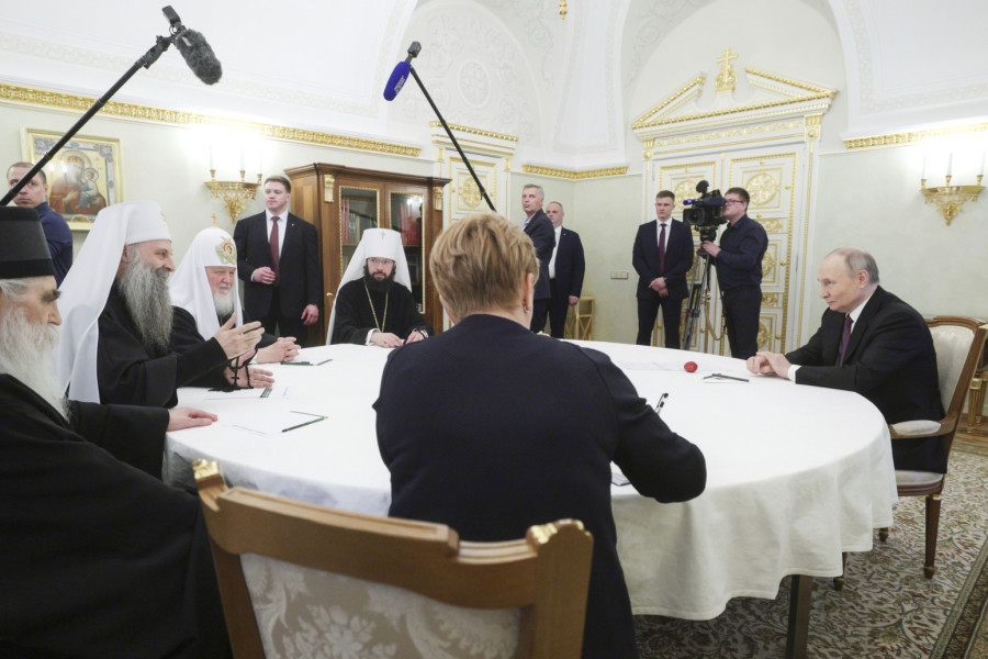 Putin posle sastanka sa patrijarhom Porfirijem: Očekujem Vučića 9. maja u Moskvi FOTO