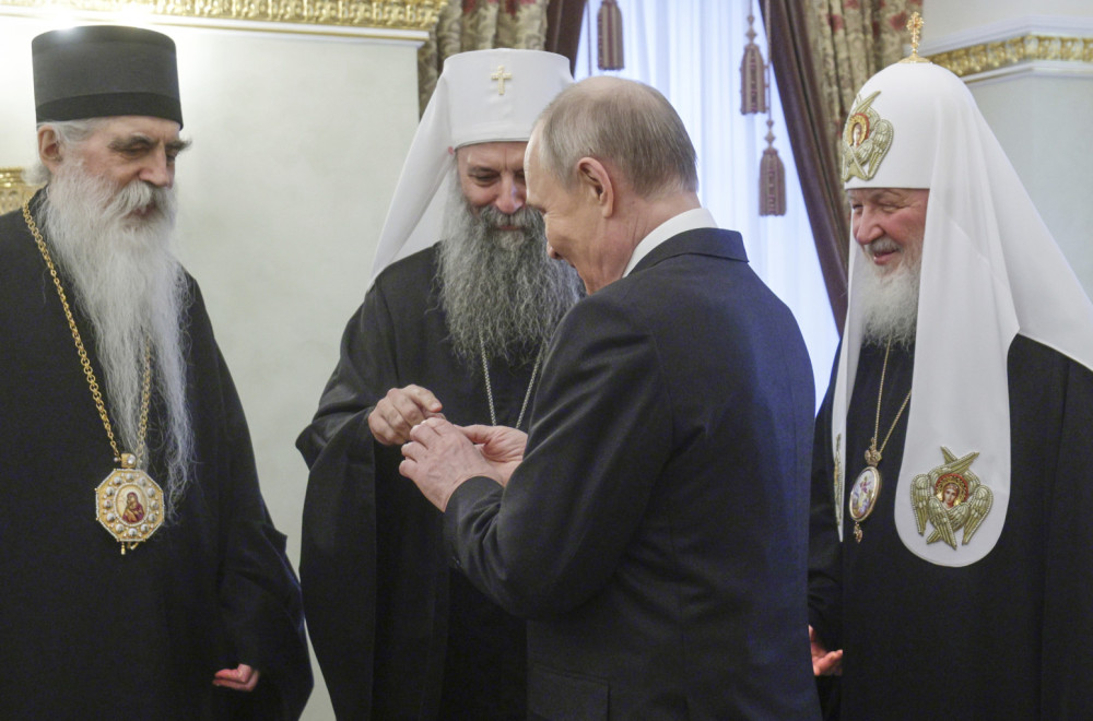Putin posle sastanka sa patrijarhom Porfirijem: Očekujem Vučića 9. maja u Moskvi FOTO