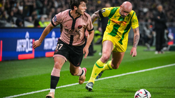 "Kanarinci" prekinuli trijumfalni niz Parižana: "Svecima" u glavi već Arsenal