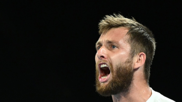 Divljao, lomio reket, pa predao – zvižduci za Francuza u Madridu VIDEO