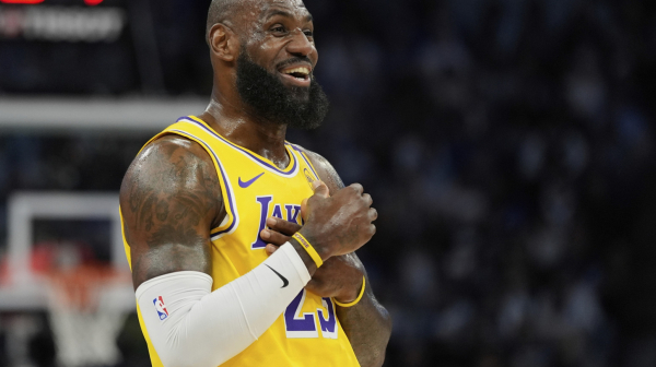 Lebron oborio rekord i oduševio Edvardsa: "Šutirao je iz Jukatana" VIDEO