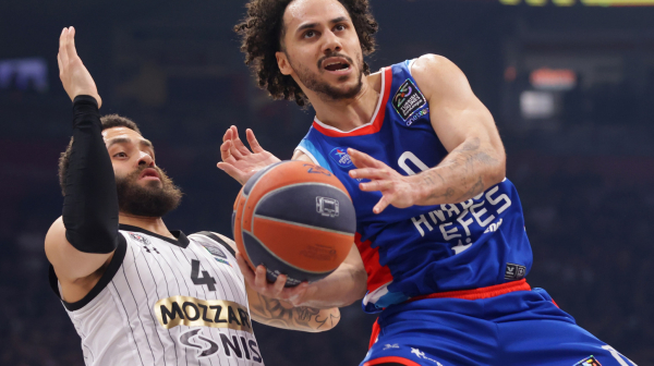 Larkin podelio nagradu i "podebljao" rekord