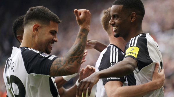 "Svrake" raširile krila – Isak vodi ka Ligi šampiona; Spektakularna pobeda Brajtona!