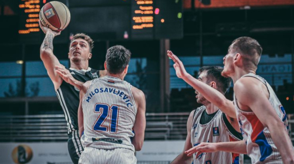 Dubai diše za vratom Partizanu