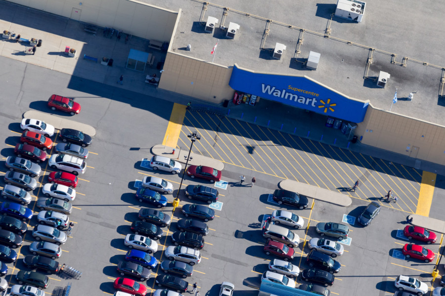 Prekipelo im: Kažnjavaće vozače čija vozila dugo stoje ispred supermarketa