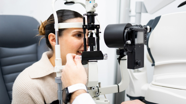 Tihi kradljivac vida: Oftalmolog savetuje koje simptome da ne zanemarujete VIDEO