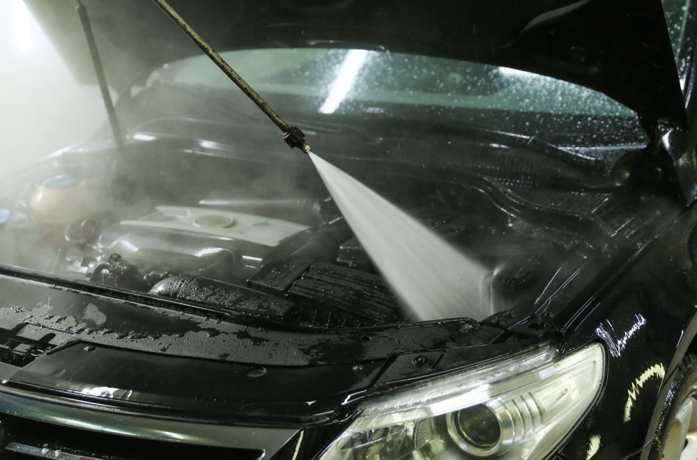 Kako oprati motor automobila i da li je to rizično?