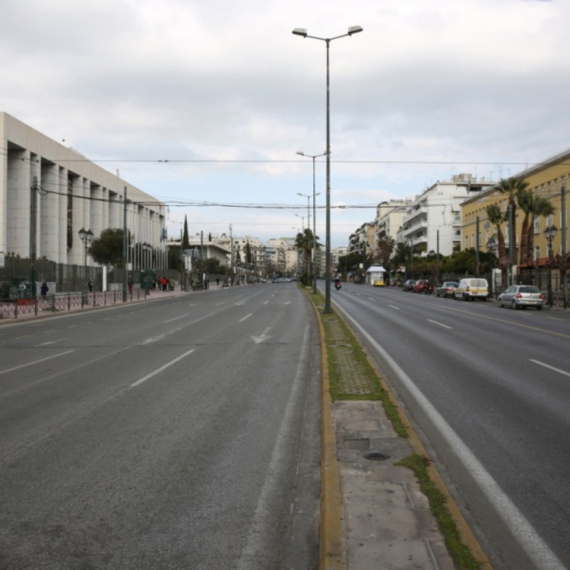 Prvog maja gotovo sve staje: Ne idu autobusi, vozovi, tramvaji, a ni brodovi