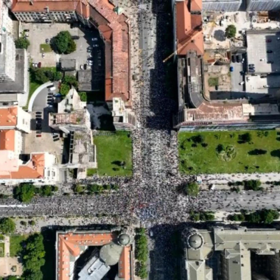 MUP objavio: Na današnjem skupu ispred Vlade Srbije prisustvovalo 6.200 učesnika